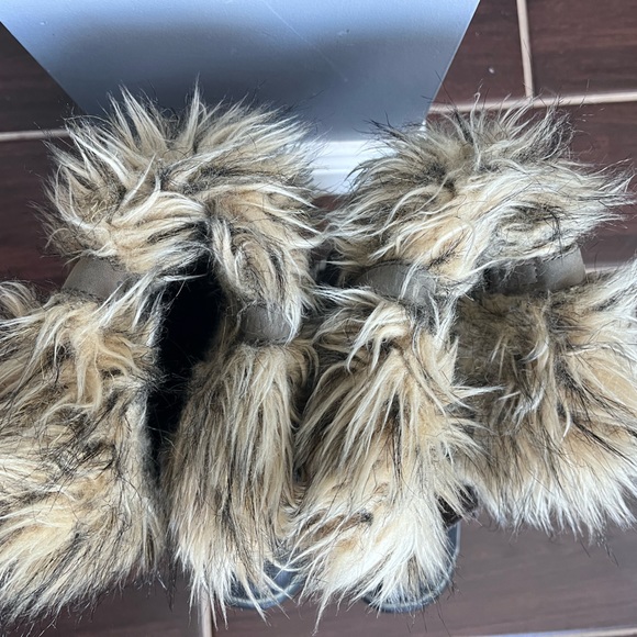 Sorel Winter Boots - Picture 3 of 6